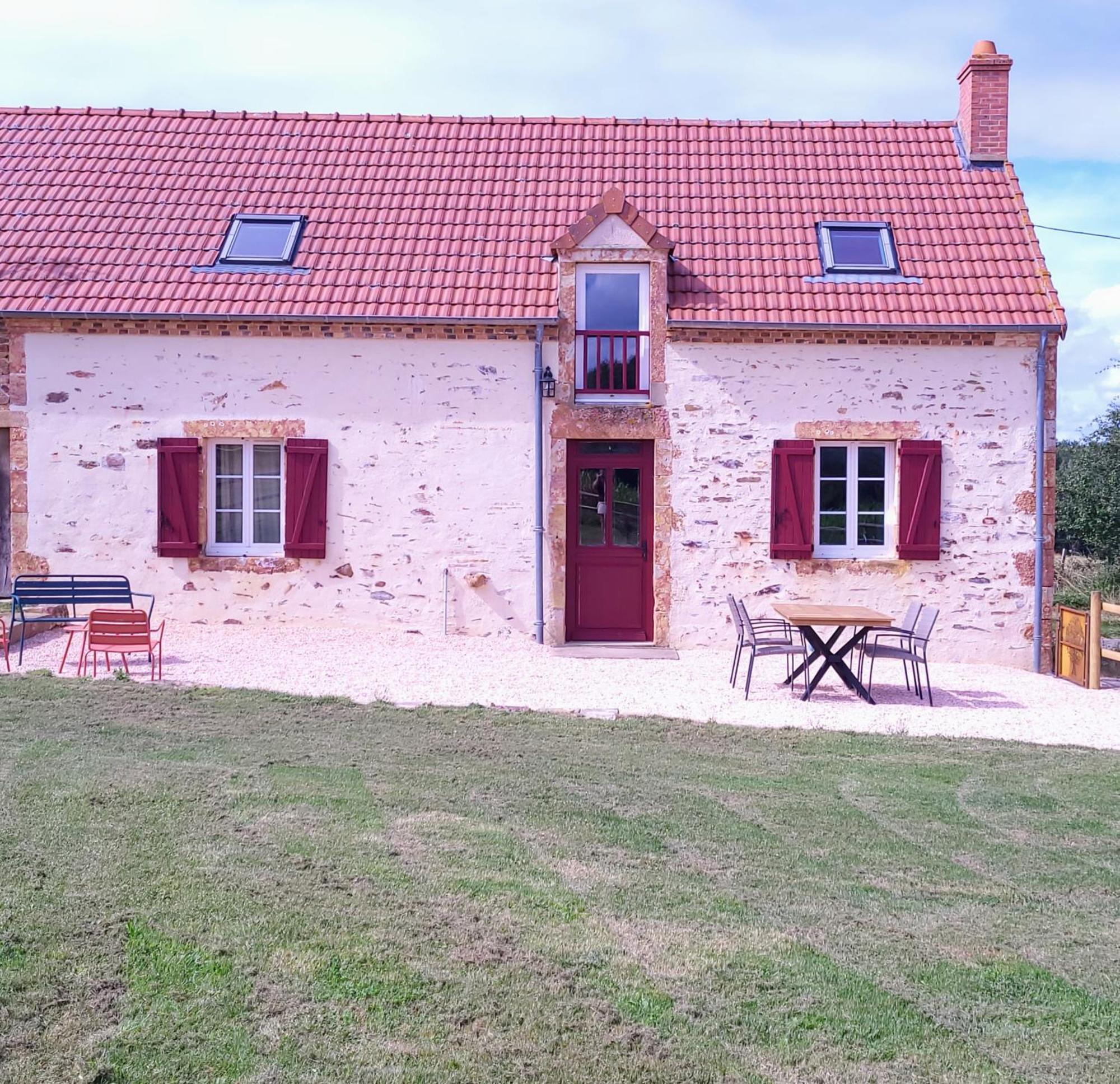 Gite Au Centre De La France Vesdun Екстериор снимка